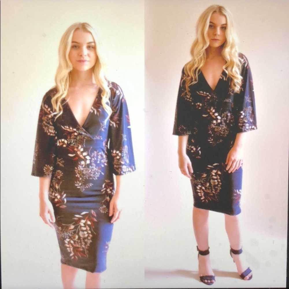 Blue floral print, bell sleeves Dress - Picture 2 of 8